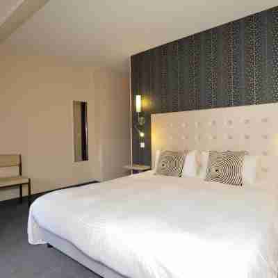 Logis Hôtel Le Relais de la Poste Rooms