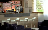 Ibis Styles Vannes Porte du Golfe - Quầy bar
