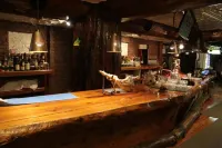 Forest Inn Sangoro - bars