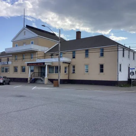 Lakeview Hotel