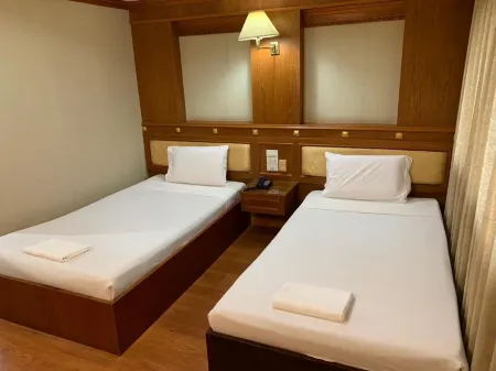 Imperial Sakon Hotel Отели рядом с достопримечательностью «Wat Phra That Choeng Chum Worawihan»