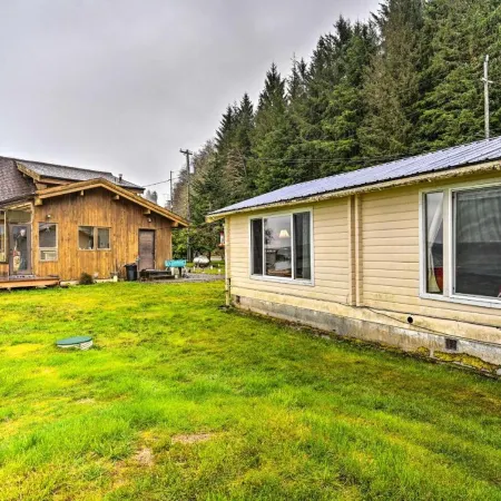 Waterfront Sekiu Escape - 9 Mi to Neah Bay!