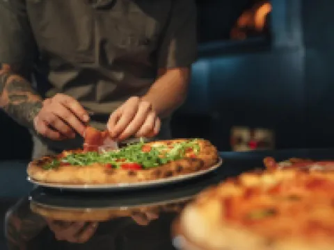 โฮเทล ปอร์ตา เซอร์วิโน โรงแรมในTasch