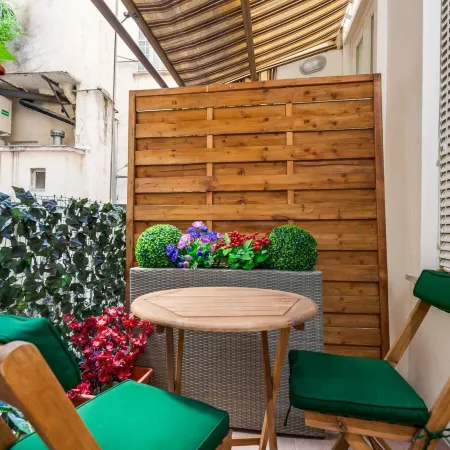 Spagna Boutique Suites Отели рядом с достопримечательностью «Спанья»