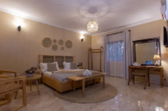 툴리아 호텔 & 스파