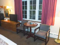 Chalet Motel Mequon Hotels in Ozaukee County