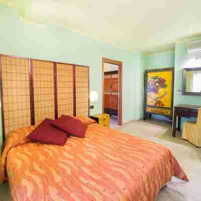World Village Apartments Rooms
