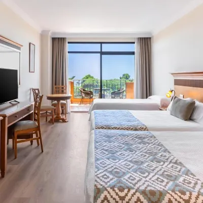 Globales Paraíso Beach Hotels in der Nähe von Golfplatz Guadalmina