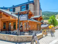 Peregrine Hotels in Copper Mountain
