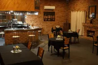 Colonial Motor Inn Hotels in West Wyalong