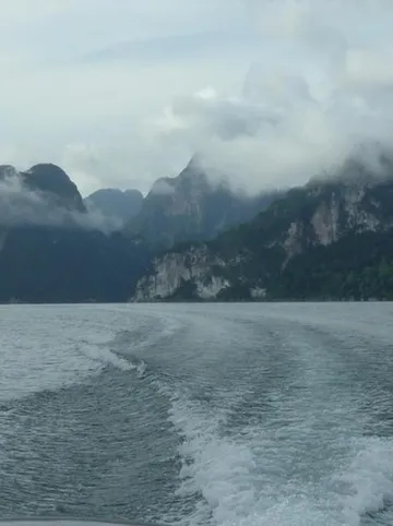 รูปภาพของรีสอร์ทบ้านดิน เชี่ยวหลาน