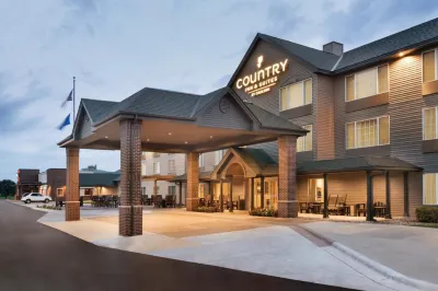 Country Inn & Suites by Radisson, Mankato Hotel and Conference Center, MN Hotel in zona Old Main