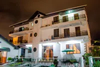 Hill View Hotel McCarthy Hills