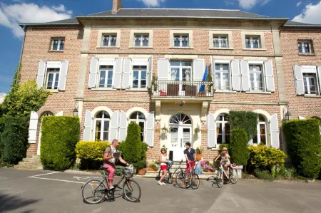 Hotel le Clos du Montvinage Отели в г. Этреопон