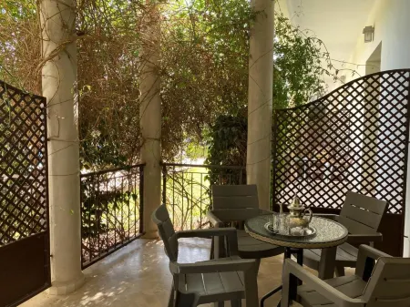 Villa Agapanthe Отели рядом с достопримечательностью «Mosquée Meriem Borkaoui»