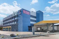 Comfort Inn & Suites Hotels near Marshfield Medical Center-Beaver Dam