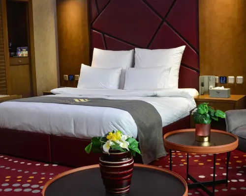 Redwaves Hotel Hotel berhampiran Bulatan Globe