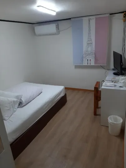 Elo Hostel