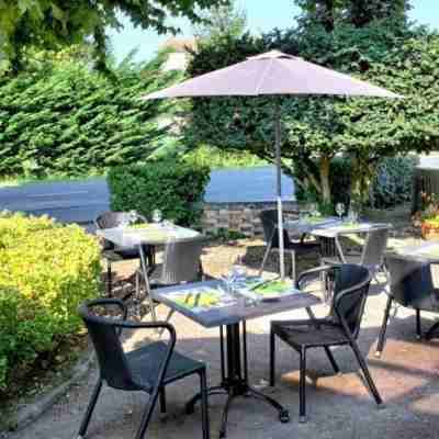 Hôtel Restaurant Platanes - KB HOTEL GROUP Hotel Exterior