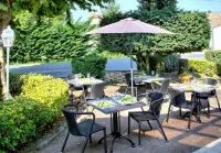 Hôtel Restaurant Platanes - KB Hotel Group Hotels in Saint-Savin