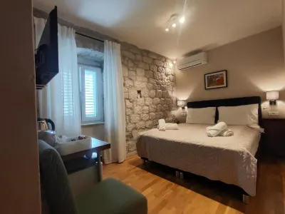 Carol Rooms