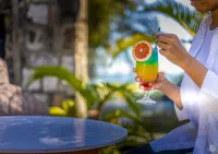 O'Beach Boutique Studios - bars