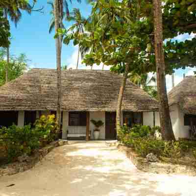 Poa Poa Bungalows Hotel Exterior