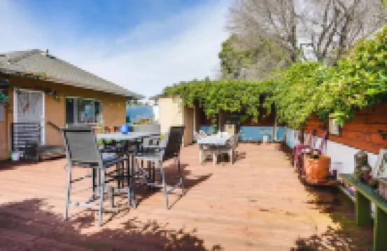 Pet-Friendly Apartment 1 Mi to Lake Merritt!