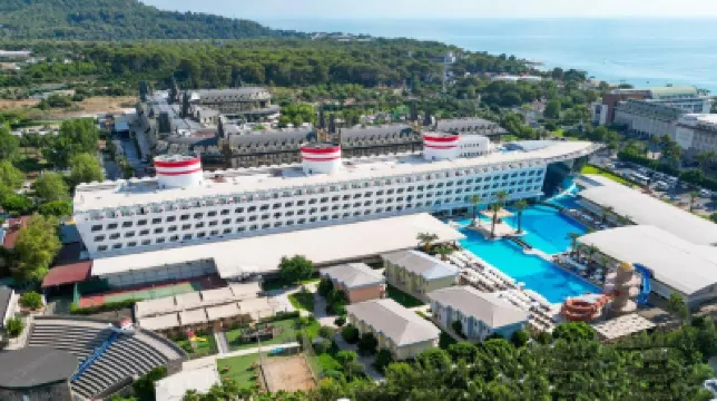 Transatlantik Hotel & Spa - Ultra All Inclusive Hotel dekat Pantai Beldibi