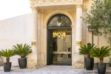 Palazzo Conti Camere & Suites Отели в г. Donnalucata