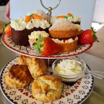 Brookside Guest House & Mini Spa