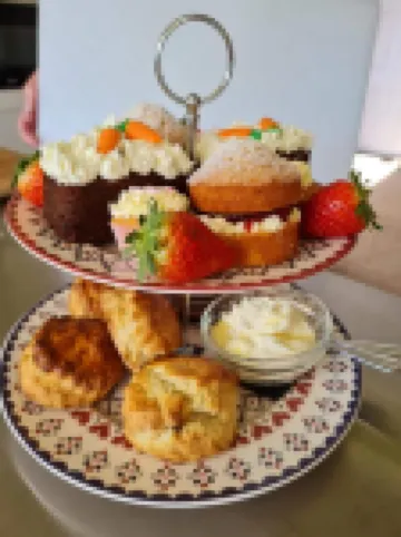 Brookside Guest House & Mini Spa