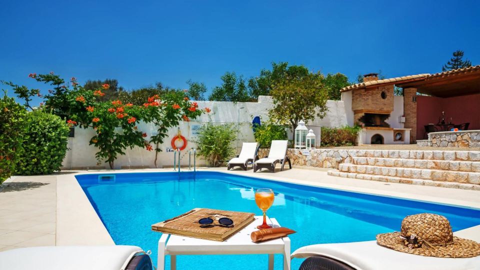 Luxury Seaside Villa Plumeria ,50m to Sandy Beach, Chania