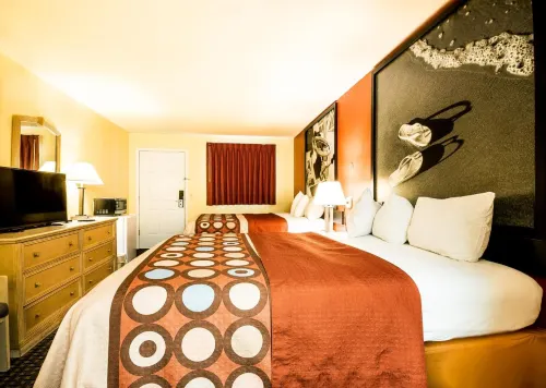 Super 8 by Wyndham Chipley Hotels in Chipley