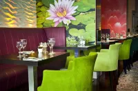 The Landmark Hotel - breakfast