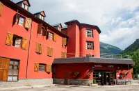 Hotel Hipic Hotels in Naut Aran