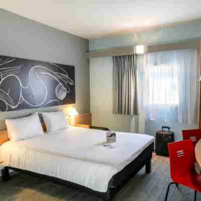 Hôtel ibis Orange Sud Rooms