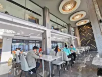Arista Hotel Ubon Hotels near Ubon Square