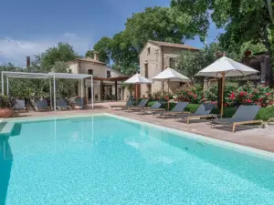 Borgo Baccile by Vini Fantini