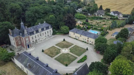 Domaine de Moresville Отели в г. Илье-Комбре