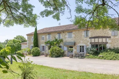 Logis Hôtel la Ferme de Flaran فنادق في Terraube