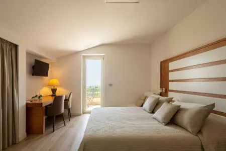 Villa dei Tigli Resort & Spa Отели рядом с достопримечательностью «Casa Natale di Padre Pio»