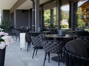 The Matthew - Copper Lodge