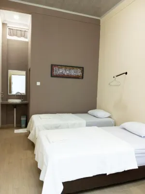 Bu Sepuh GuestHouse Hotels in Cigandamekar
