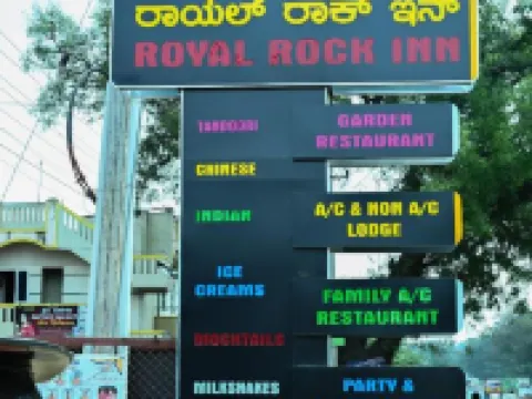 Royal Rock Inn Hoteles en Distrito de Davanagere