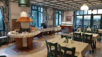 Abbázia Club Hotel Kék Hotels in Balatonfenyves