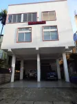 Shivam Guest House Near Gnrc and down Town Hospital