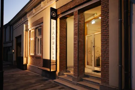 Isabella Boutique Hotel Отели в г. Сфынту-Георге