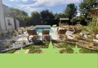 Le Petit Manoir Hotel a Tourny