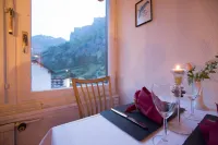 Hotel Restaurant Escher - พร้อมอาหารเช้า